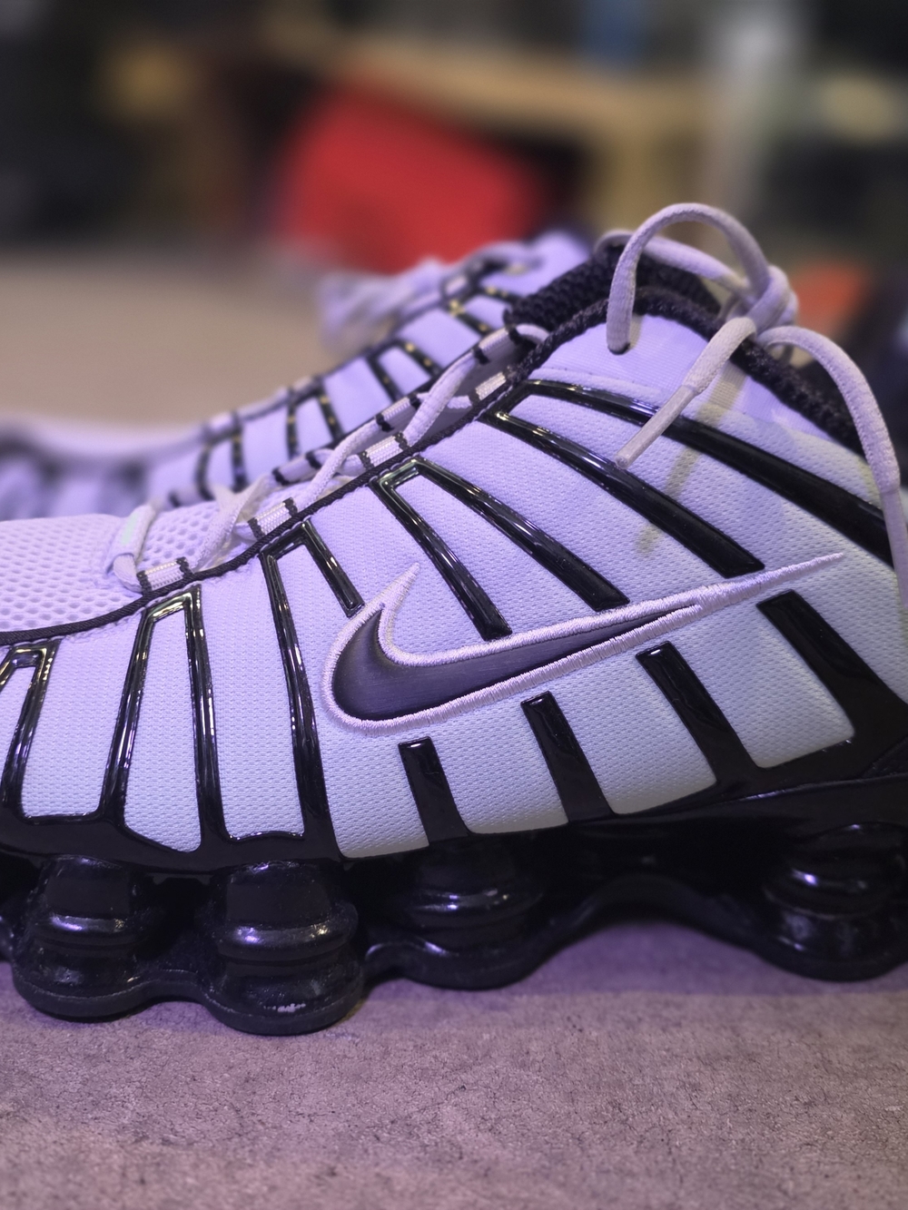Nike SHOX TL in Vapor Green And Black Running Shoes